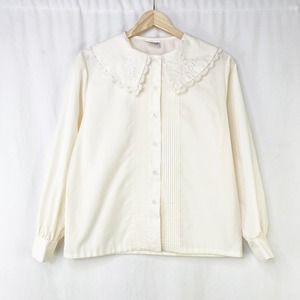 Vintage Russ Petites Union Made Bib Collar White Floral Button Top 6